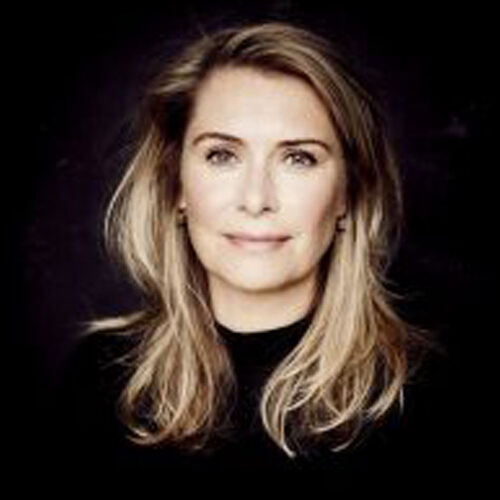 A portrait of the author Elle van Rijn